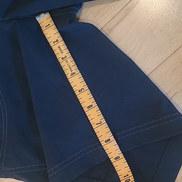 Athleta Dipper Shorts 9" Inseam - Picture 10 of 11